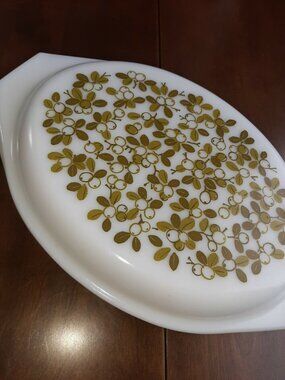 Vintage pyrex spring blossom ovenware dish with lid 1 1/2 quart
